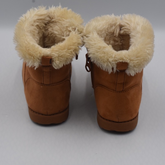 CAT & JACK, Faux Suede Fur Lined Zip Side Ankle Boots Warm Comfort Girl's Size 6 - Picture 3 of 8